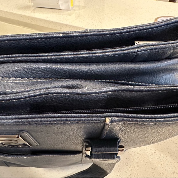 Kenneth Cole Reaction Briefcase - Picture 7 of 11